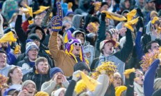 又见绝平！新疆男篮与上海申花鏖战至终场，布伦森读秒救主